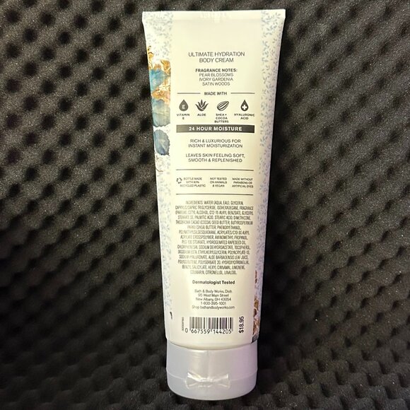 Bath & Body Works Dressed In White Ultimate Hydration Body Cream - Picture 3 of 3